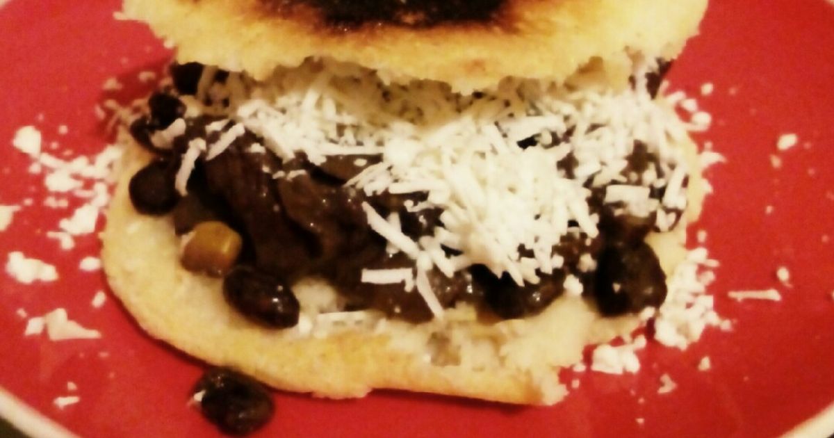 Arepa Dominó Recipe by Falaise - Cookpad
