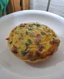 Mini tartas de queso, panceta y verdeo