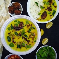 A picture of Rajasthani Pakoda Kadhi.