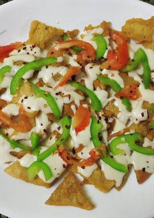 নাচোস উইথ চিজ সস (nachos with cheese sauce recipe in Bengali) রেসিপির প্রধান ছবি