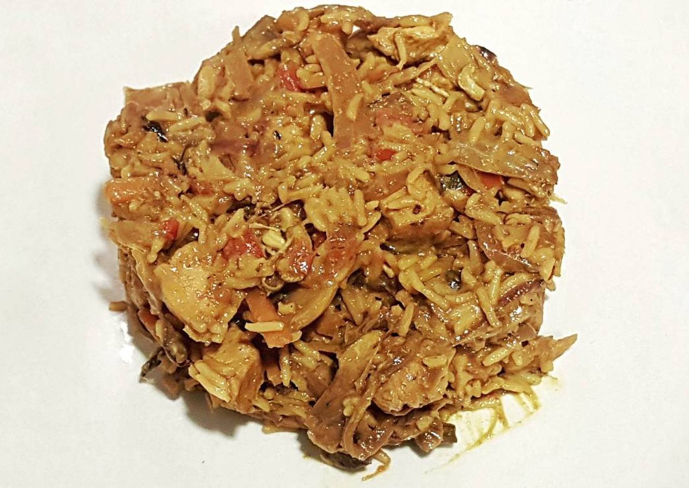 Arroz basmati con pollo al curry y mango