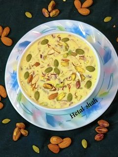 इंस्टेंट बासुंदी(instant basundi recipe in hindi) रेसिपी मुख्य फोटो