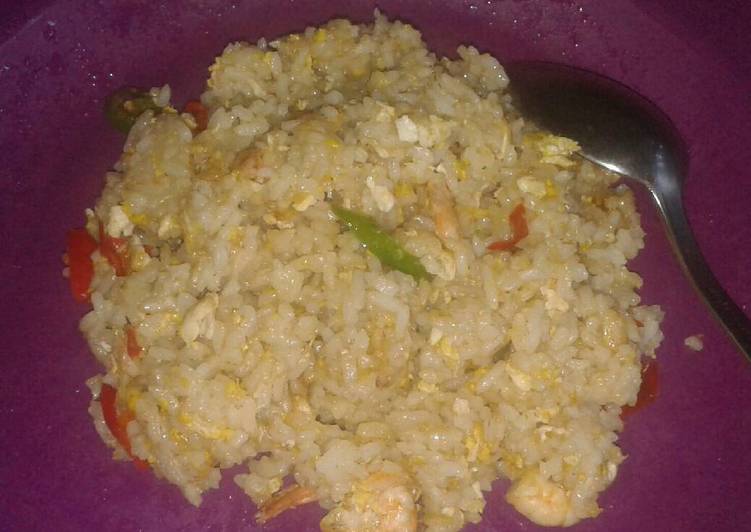 Langkah Mudah untuk Menyiapkan Nasi goreng hongkong Anti Gagal