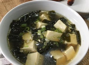 Foto resep Mieyok Guk (Sup Rumput Laut/Wakame)