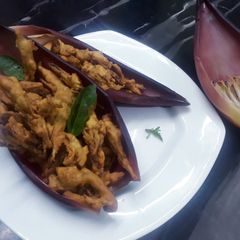A picture of Crispy Banana flower pakodas.