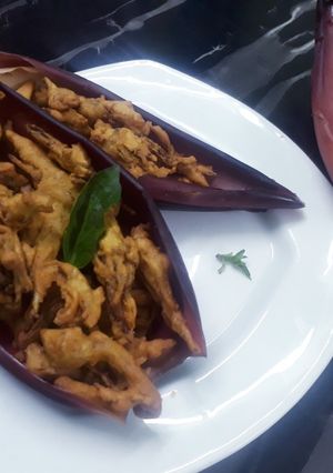A picture of Crispy Banana flower pakodas.