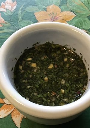 Une photo de Sauce pour huîtres aux échalotes, herbes et deux vinaigres