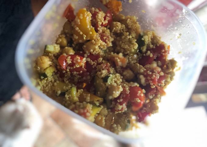 Ricetta di Veloce Quinoa con verdure e ceci