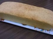 Una foto de pan con harina de maíz y trigo