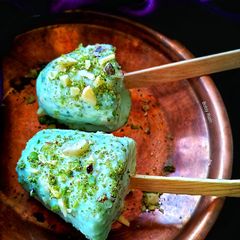 A picture of Kaju pista kulfi.