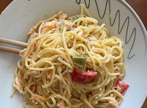 Une photo de Spaghetti aux légumes saumon