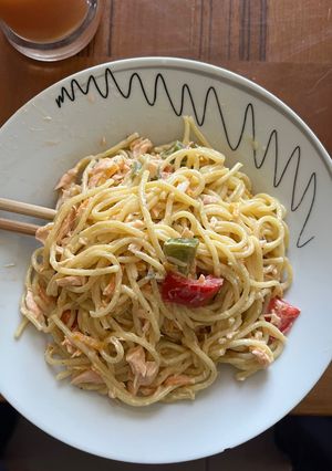 Une photo de Spaghetti aux légumes saumon