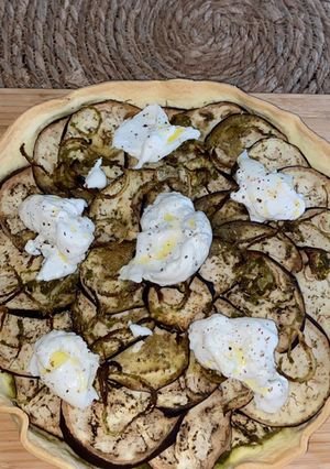 Une photo de Tarte aubergine et burrata