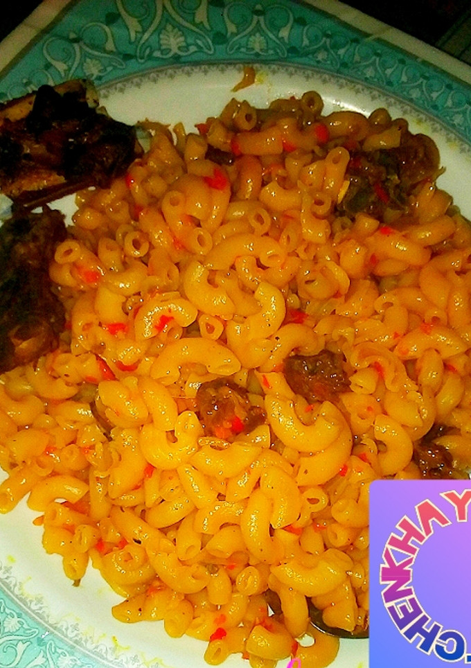 A picture of Jollof macaroni with beef.