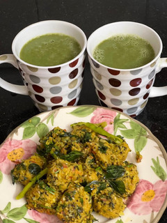 A picture of Broccoli 🥦 Soup 🥣 With Leftover Khichadi Muthiya.