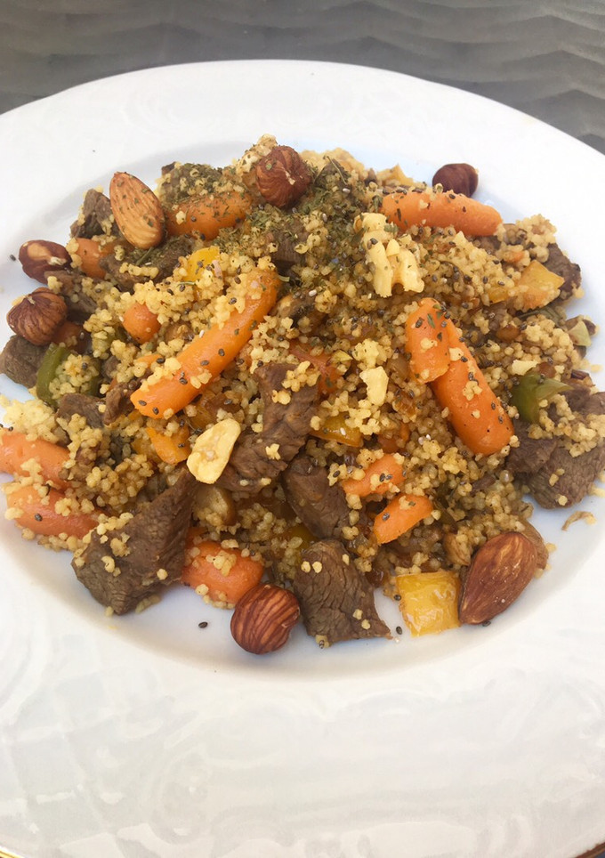 Una foto de Cous cous con ternera y verduras