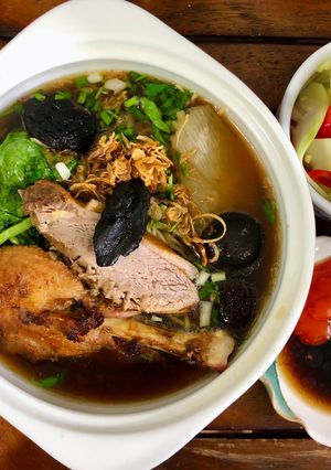 Hình của món Mì vịt tiềm bếp kavie kitchen.