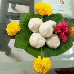 A picture of Ukadiche Modak.