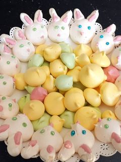 Une photo de Petites meringues colorées
