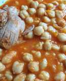 Garbanzos con codillo de cerdo