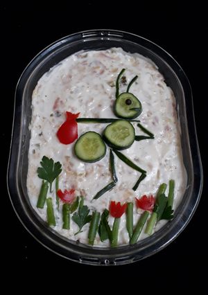 عکسی از دستور تزیین سالاد الویه