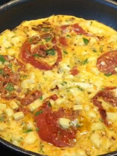 Una foto de Tortilla de Tomate 🍅frito
