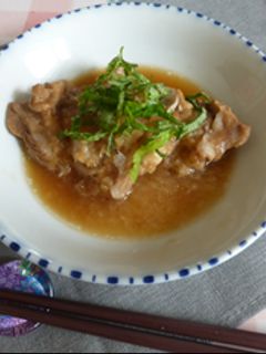 A picture of Braised Chicken Thigh with grated radish.