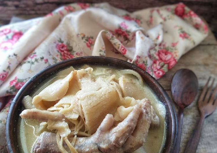 Jangan Gurih (Rebung+Ceker)