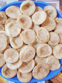 A picture of Layered Mathri.