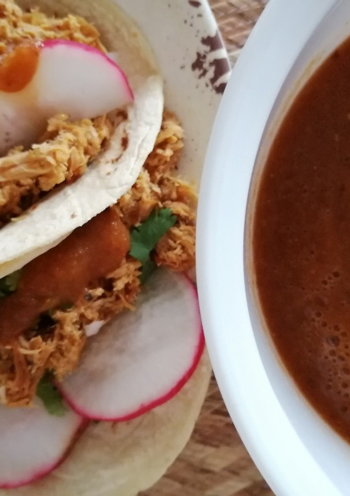 Una foto de Salsa roja con todo