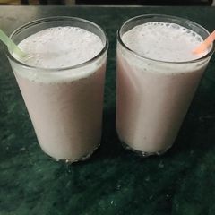 A picture of Strawberry Shake.