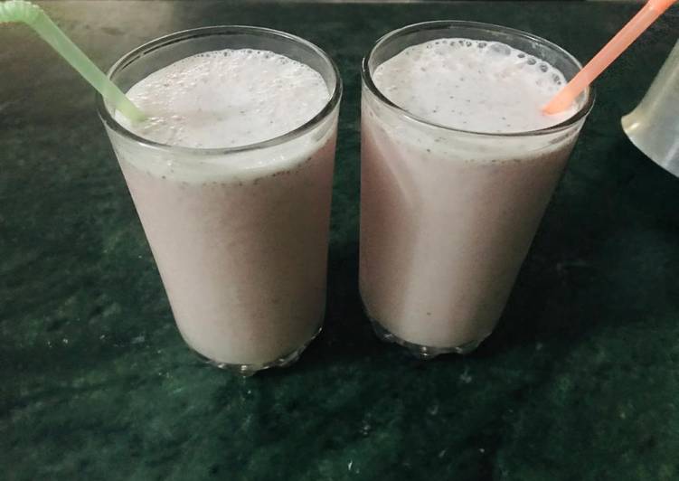 Step-by-Step Guide to Prepare Perfect Strawberry Shake