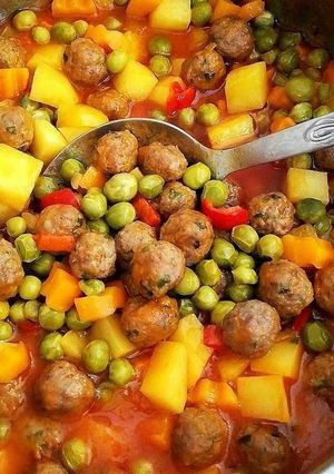 صورة لوصفة يخنة كرات اللحم مع الخضار