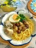 Mì Trứng Sườn Nấm Mối Đen