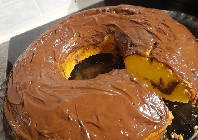 κύρια φωτογραφία συνταγής Εύκολο κέικ πορτοκαλιού με γλάσο σοκολάτας