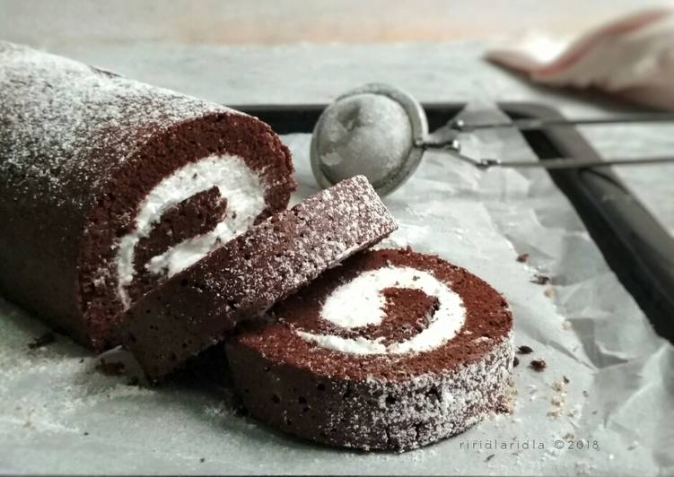 Resep Brownie roll with coconut cream filling/Brownies gulung, Lezat