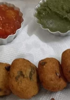 A picture of Singara aata potato paties.