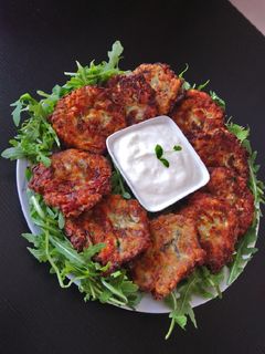 O poză a rețetei Chifteluțe cu dovlecei și brânză 😋😋😋.