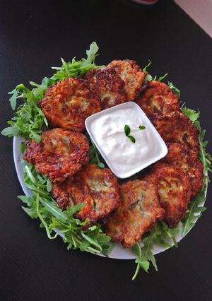 O poză a rețetei Chifteluțe cu dovlecei și brânză 😋😋😋.