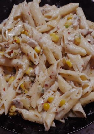 A picture of Spicy Chicken Alfredo Pasta.