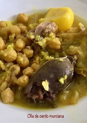 Una foto de Olla de cerdo murciana