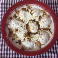 A picture of Dahi Bhallas.