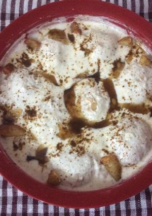 A picture of Dahi Bhallas.
