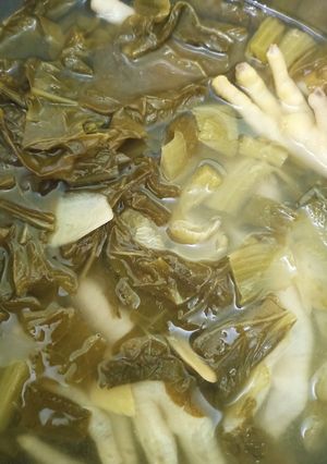 Foto resep Kuah sawi asin dengan ceker ayam