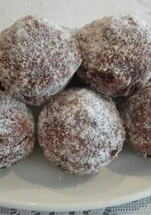 A picture of Round lamingtons.