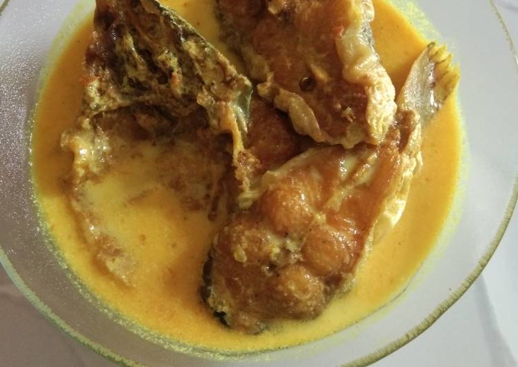 Cara mudah Menyiapkan Ikan patin kuah santan Lezat