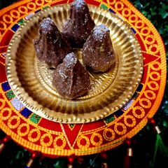 A picture of Ragi Modak.