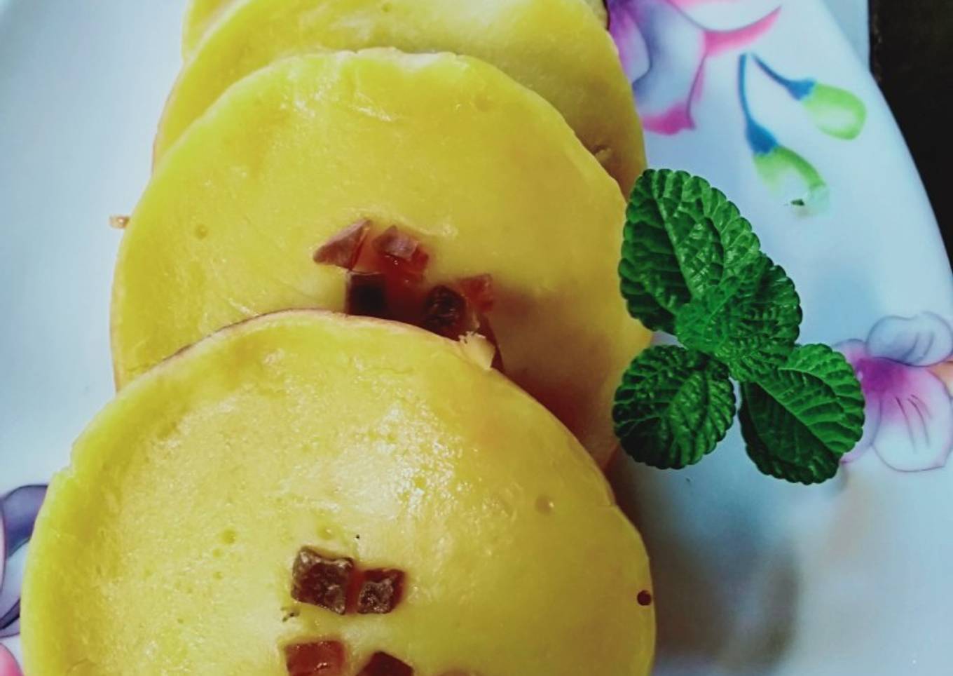 Kue lumpur ubi kuning