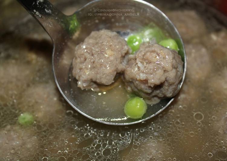 Simple Meatballs Soup