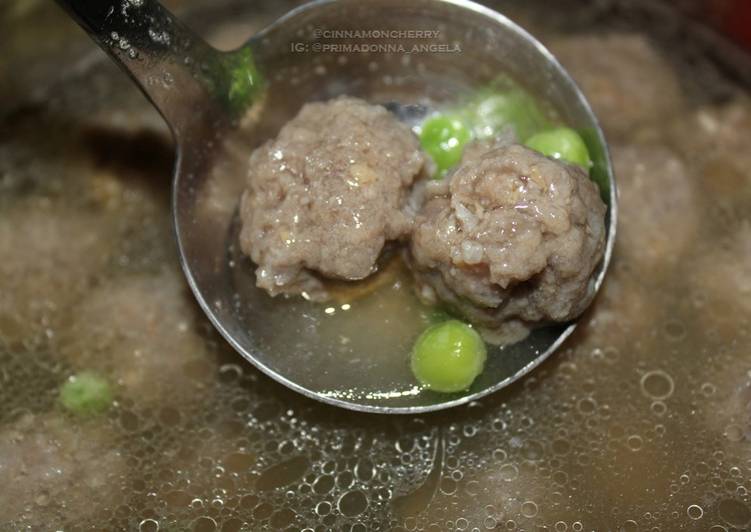 Recipe of Yummy Simple Meatballs Soup